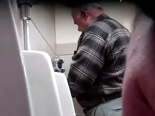 吹她卷毛的儿子的挑衅成熟金发碧眼的女人