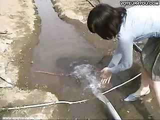 丰满的西班牙青少年美女喜欢骑马